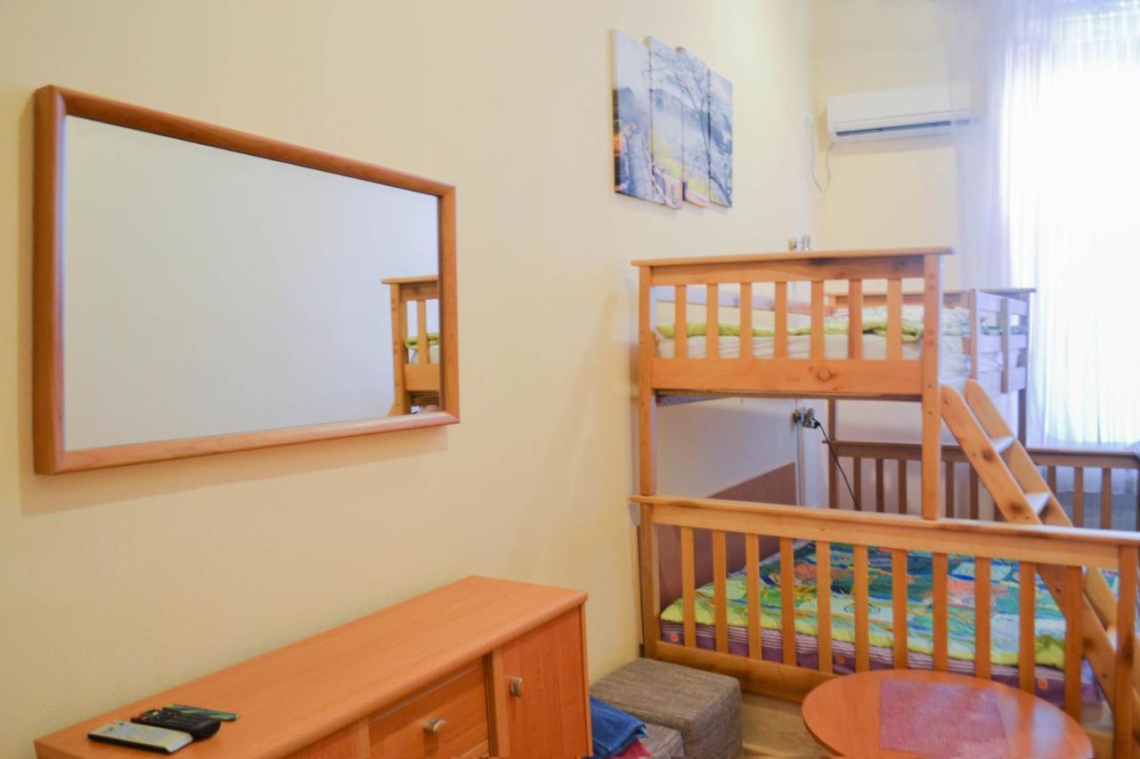 Vishnya Hostel Ντνιπροπετρόφσκ Εξωτερικό φωτογραφία